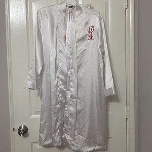 Leisureland Bride robe with K letter embroidered